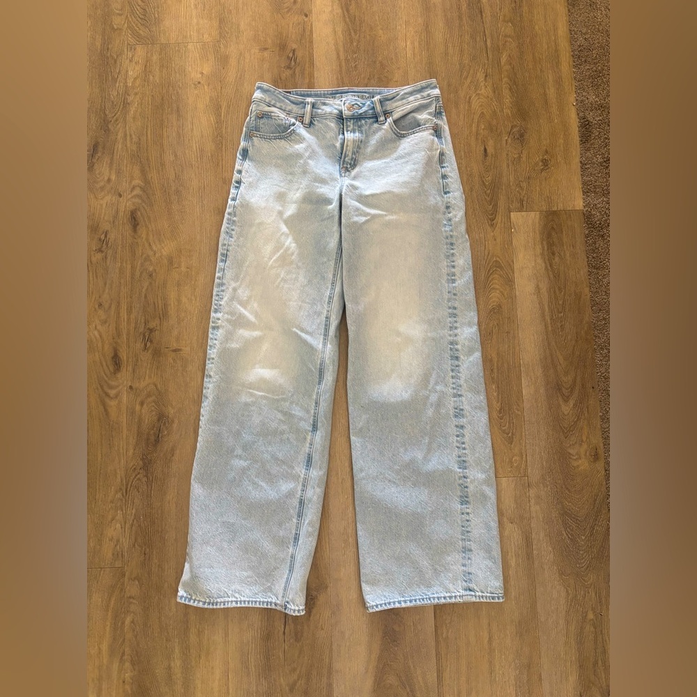 American Eagle Long Light Wash BF Jeans